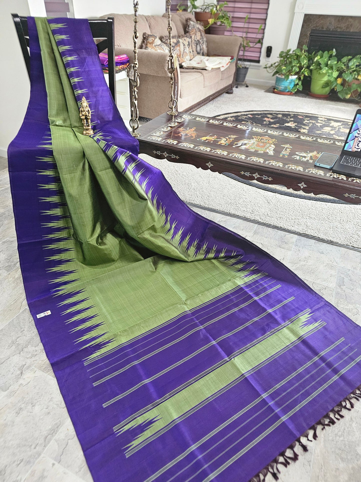 Arani pattu - leaf mold green with purple