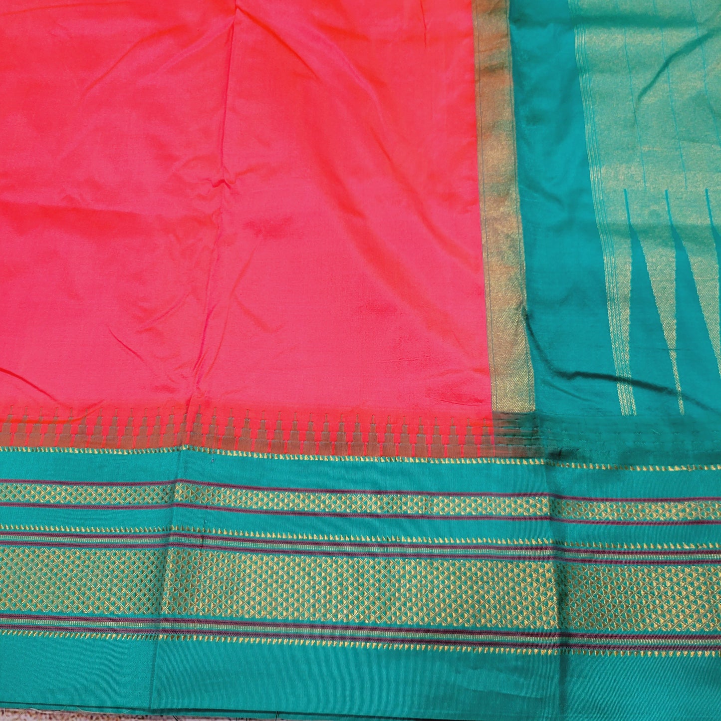 Pure Ikkal Pattu - Florescent Pink with sea green border