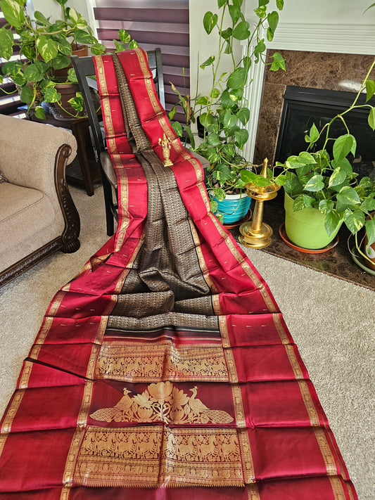 Pure Kanchi Pattu - Varisai Pattu