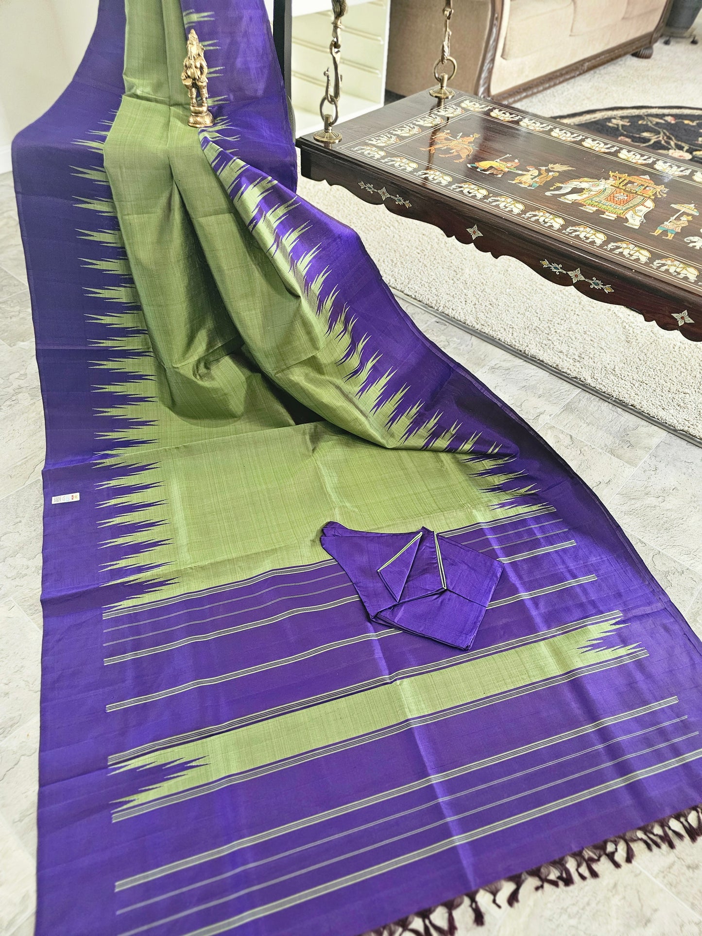 Arani pattu - leaf mold  green with purple