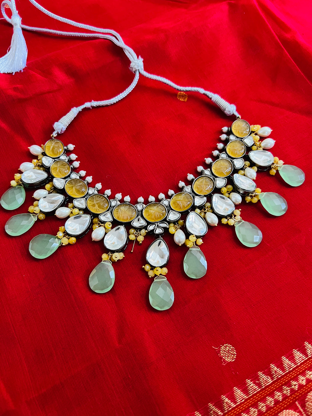 High quality Kundan necklace with mang tikka and earrings